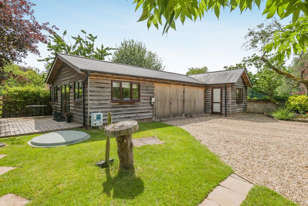 Property photo 3 of 17 Outbuilding