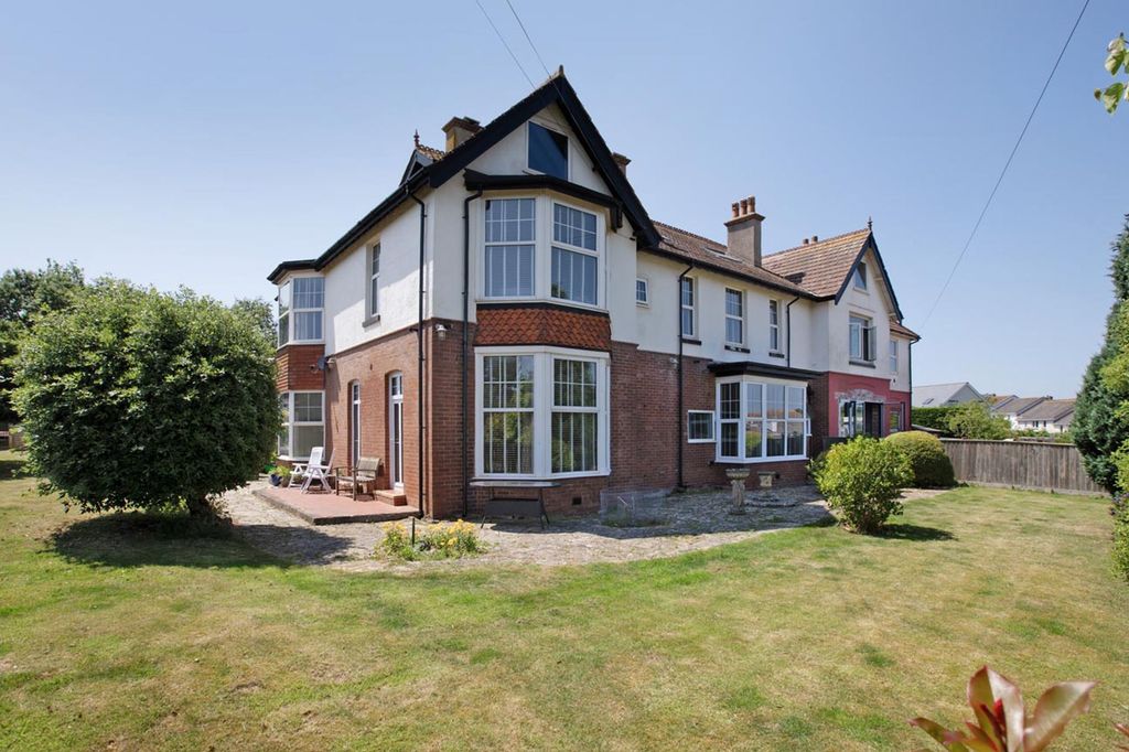 Property photo 1 of 25