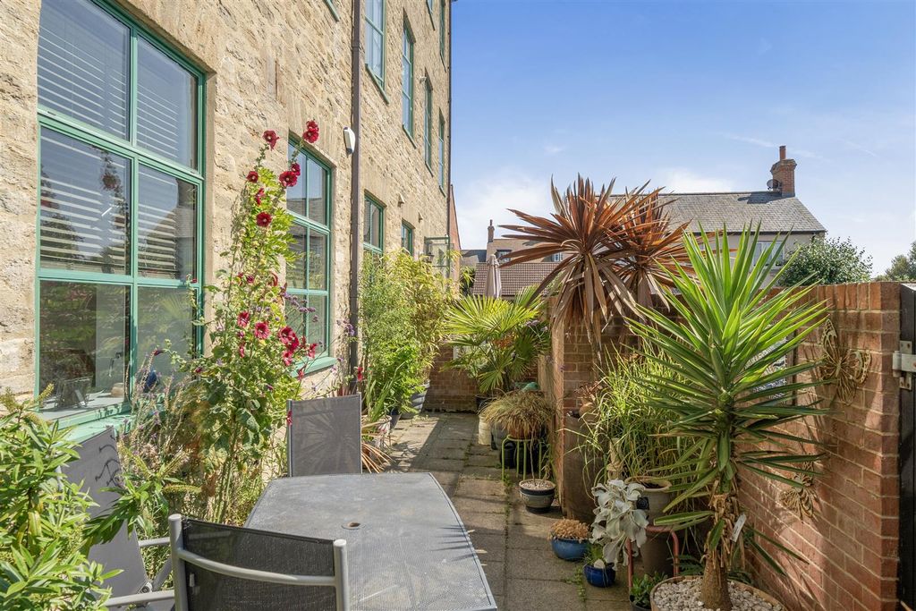Property photo 1 of 17 1499603-7-6A6A1A203E3A6.Jpg