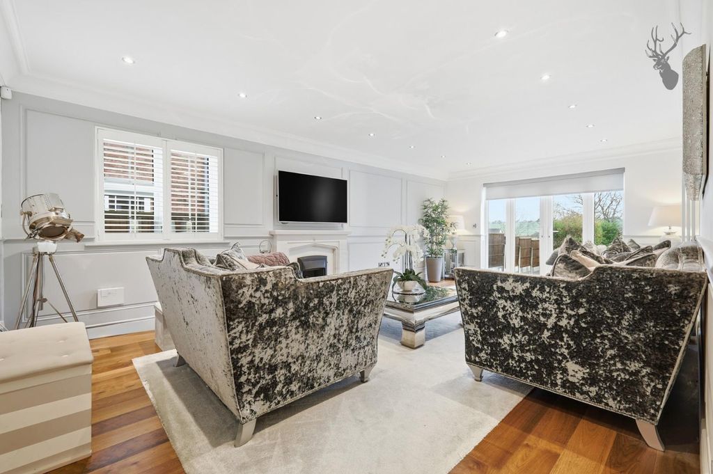 Property photo 2 of 30