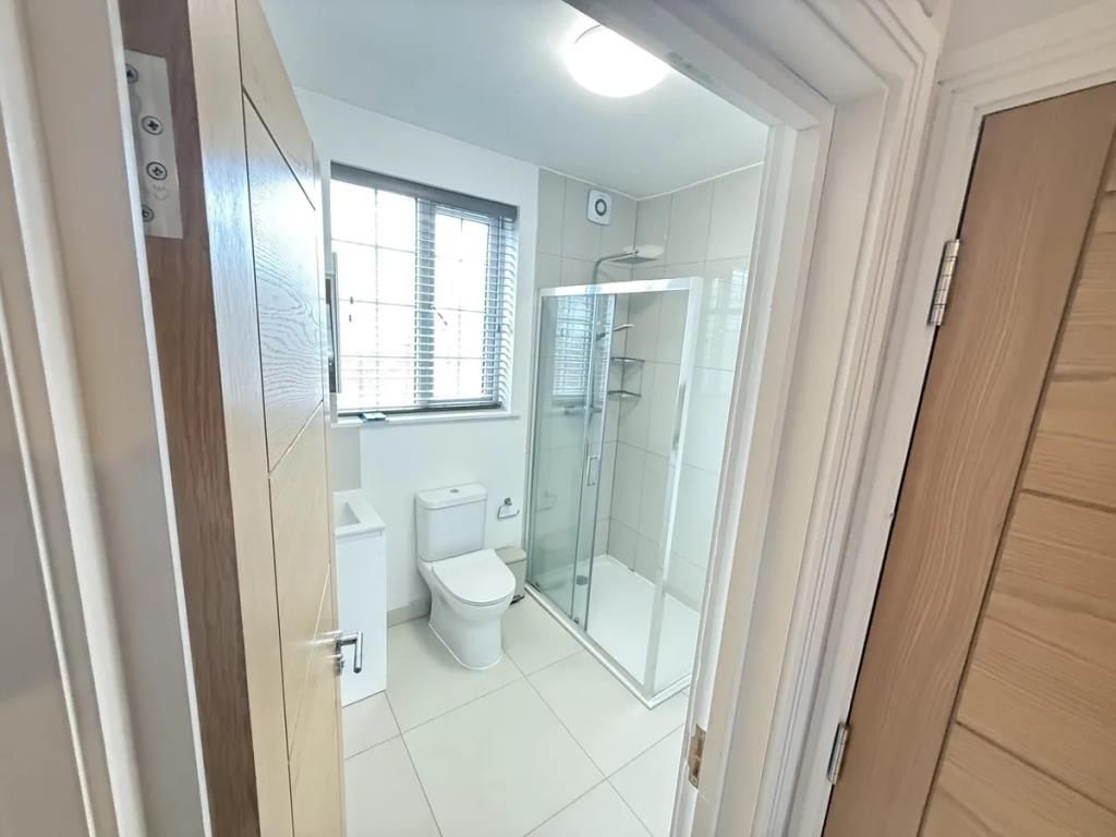 Property photo 3 of 7 Bathroom