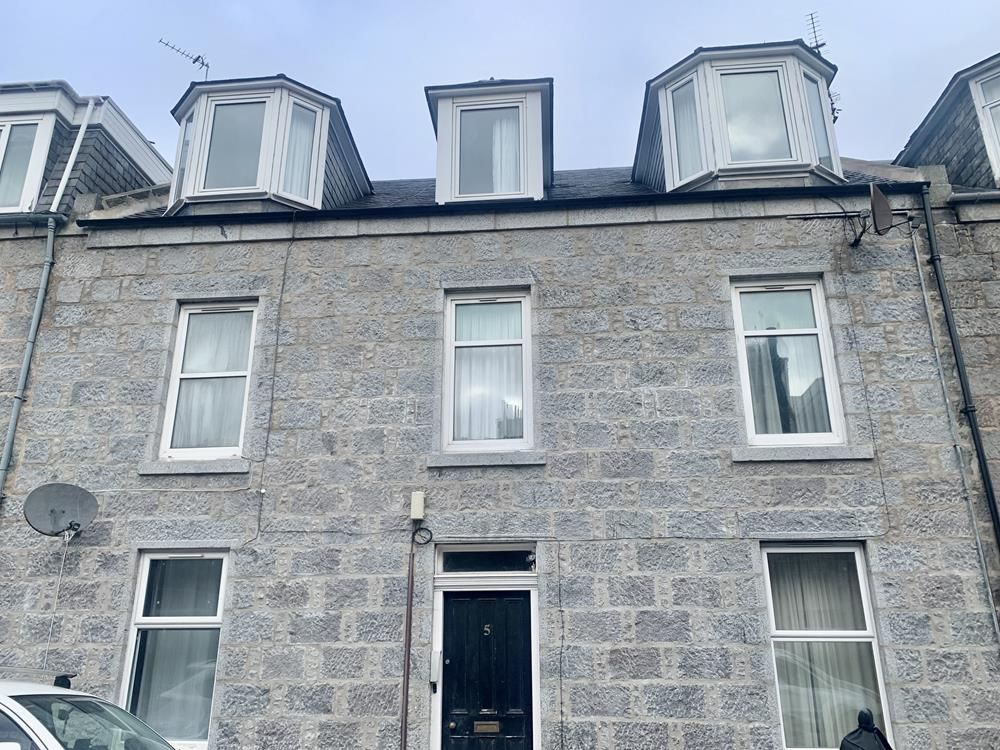 Property photo 2 of 6 External