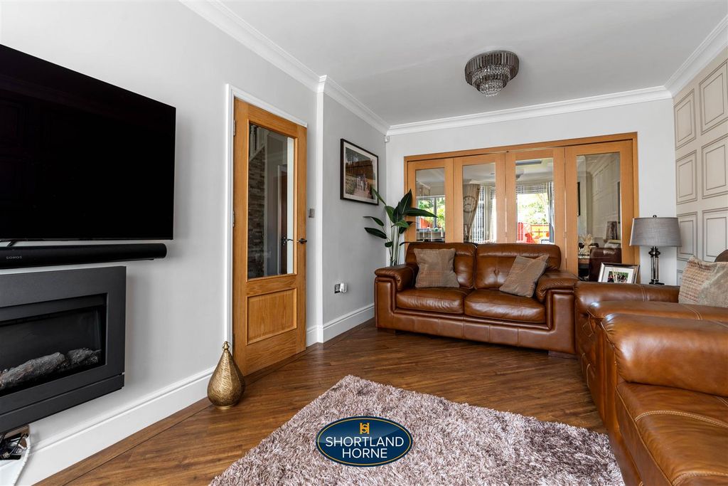 Property photo 3 of 28 121 Erithway Road Wm (13 Of 30).Jpg