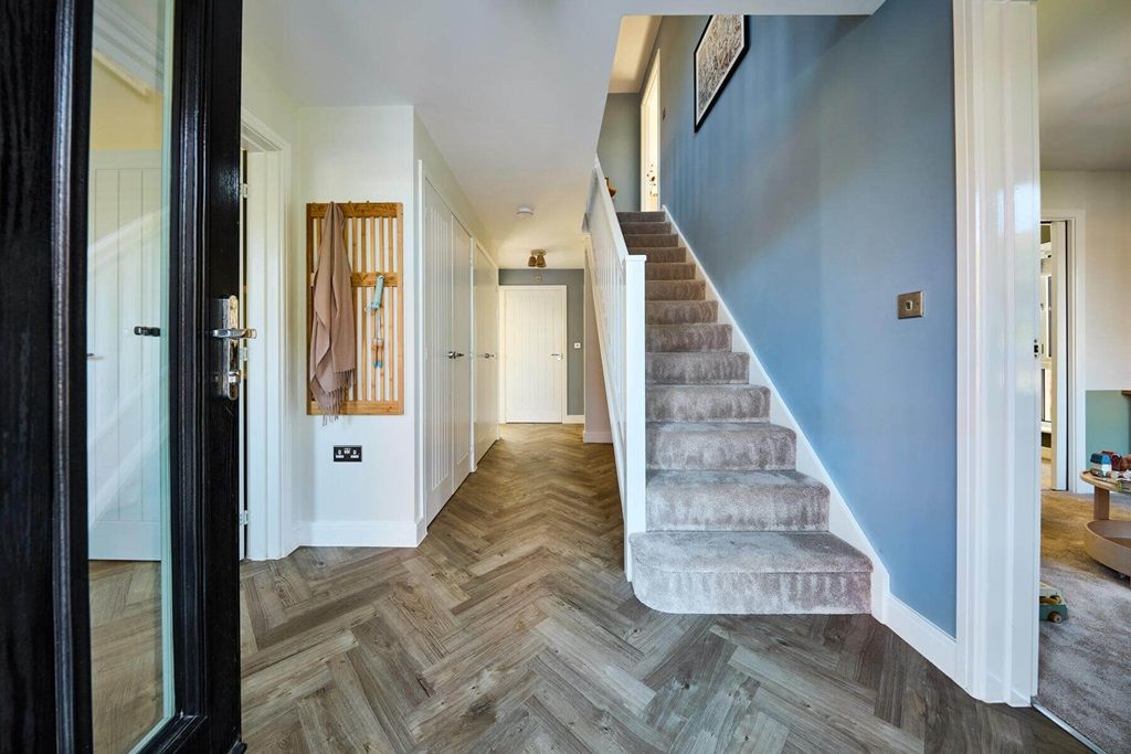 Property photo 2 of 14 Hallway Of The Warkford