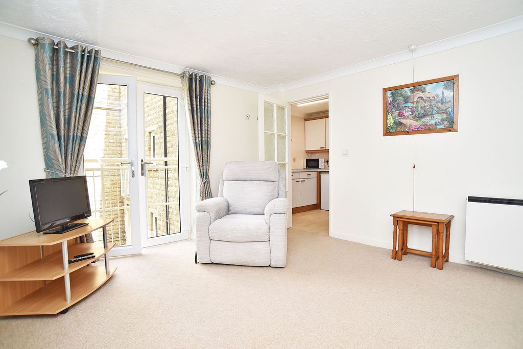 Property photo 2 of 9