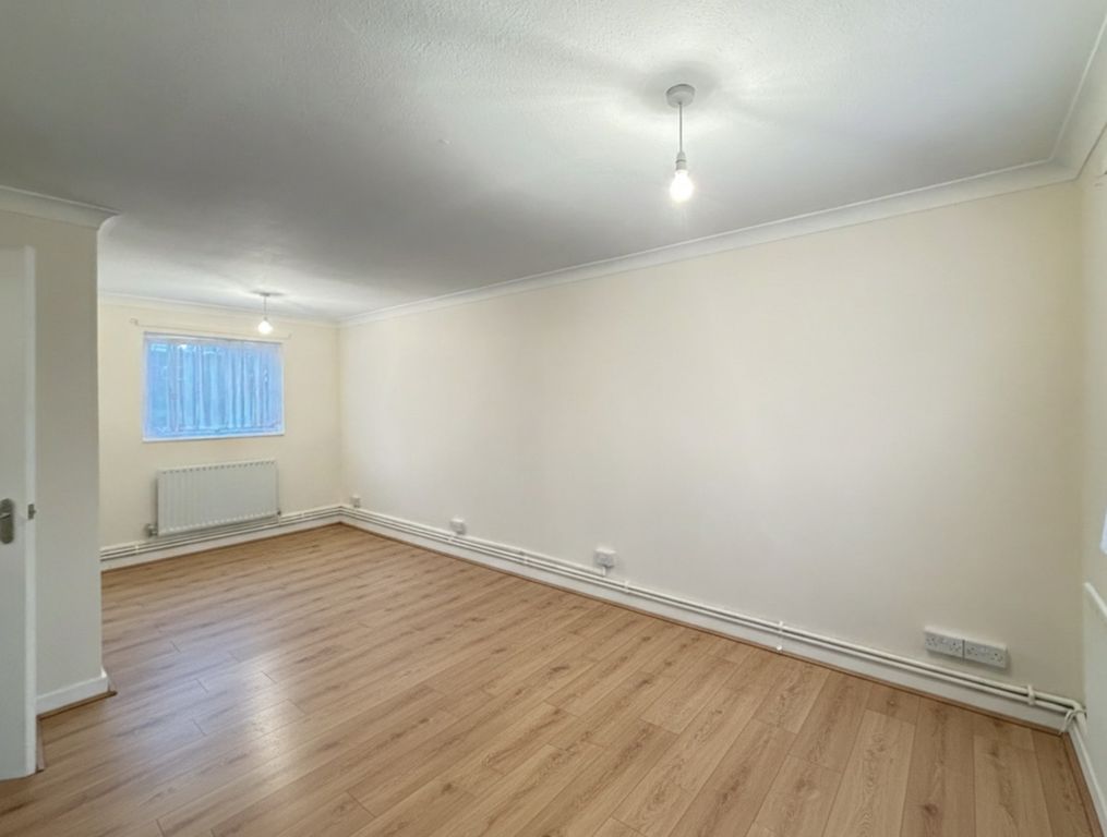 Property photo 2 of 11 4811731