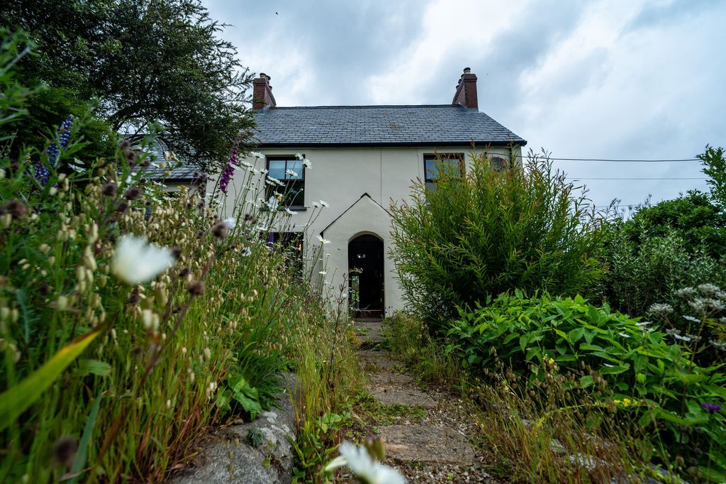 Property photo 3 of 55