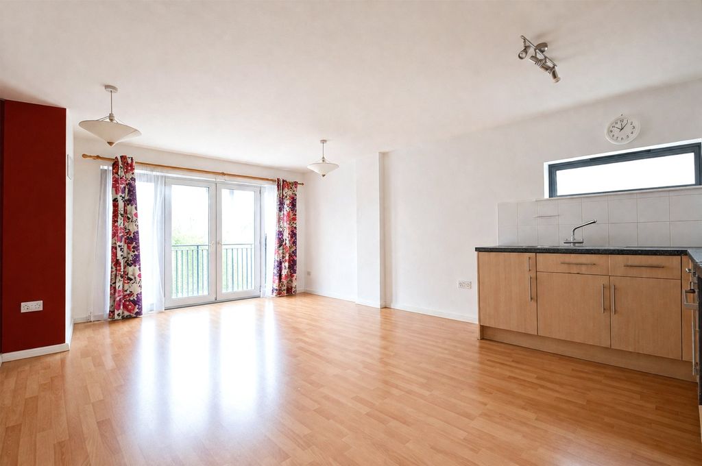 Property photo 2 of 4 Picture No. 13