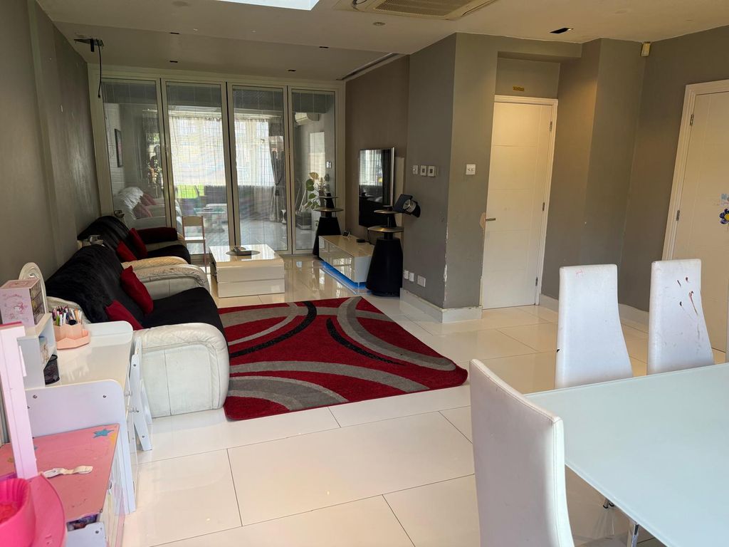 Property photo 2 of 26 Gallery