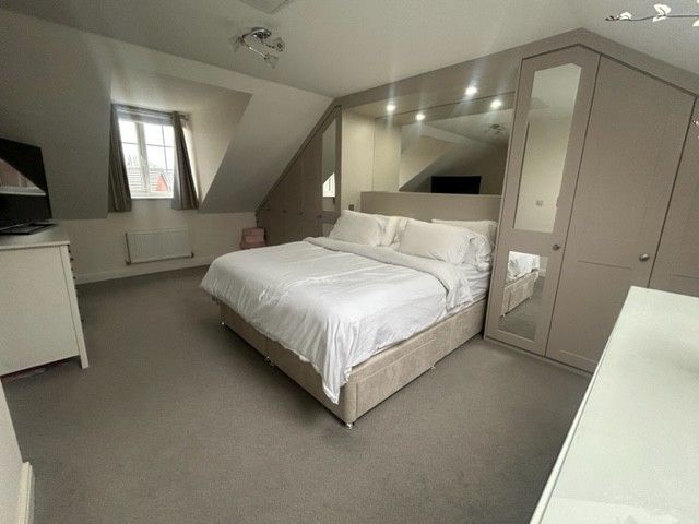 Property photo 3 of 24