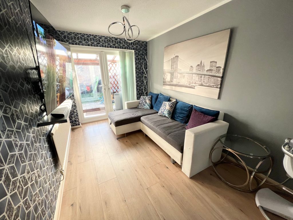 Property photo 3 of 11 Img_4579