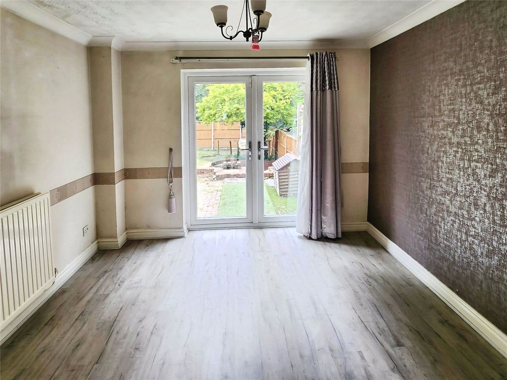 Property photo 3 of 10 Dining Room