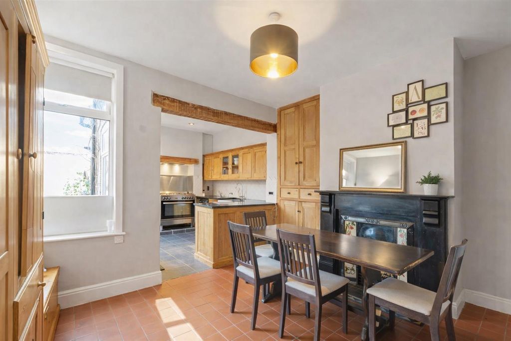 Property photo 3 of 16 Dining Room