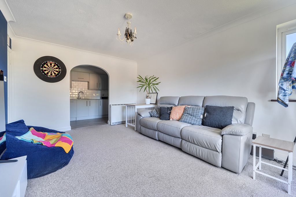 Property photo 3 of 18 1451243-12-69F1Ed...