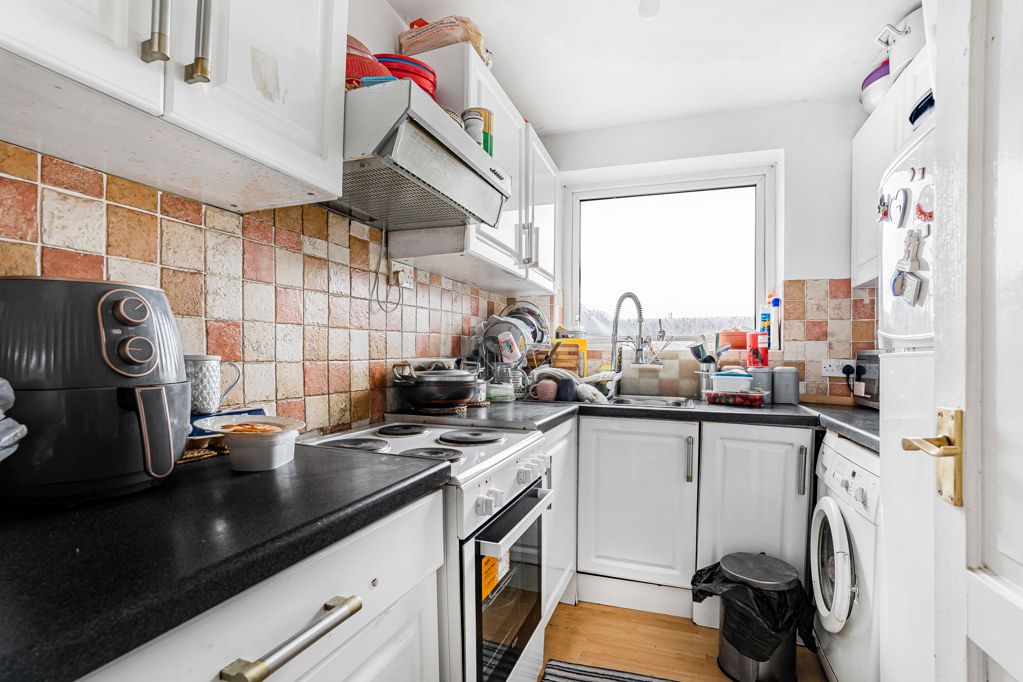 Property photo 3 of 13 Kitchen