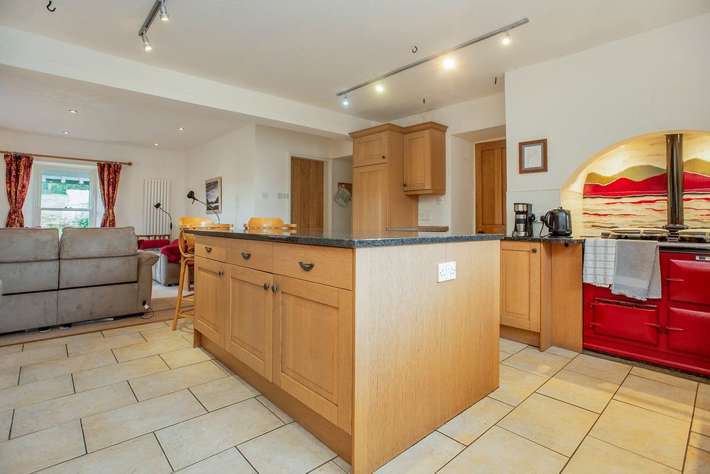 Property photo 2 of 48