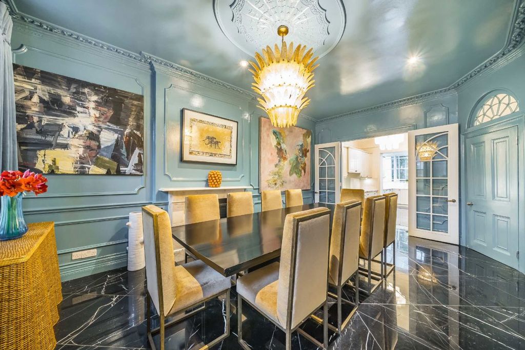 Property photo 2 of 22