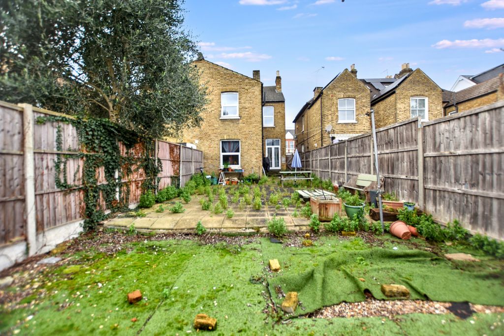 Property photo 3 of 13 57 Kilmorie Road, Forest Hill, London, Se23 2Ss