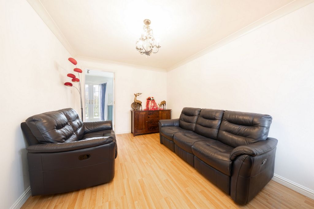 Property photo 3 of 18 Photo 7