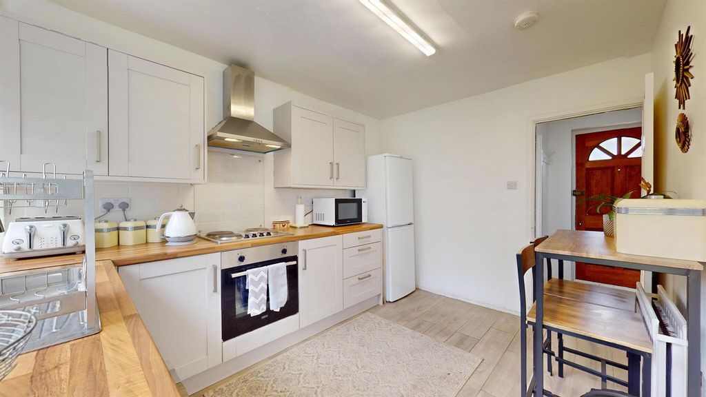 Property photo 3 of 23 688A1ee10Cf4E3796F9bbc84_1Ffd33d6Bc1d8Fb3B18E38641