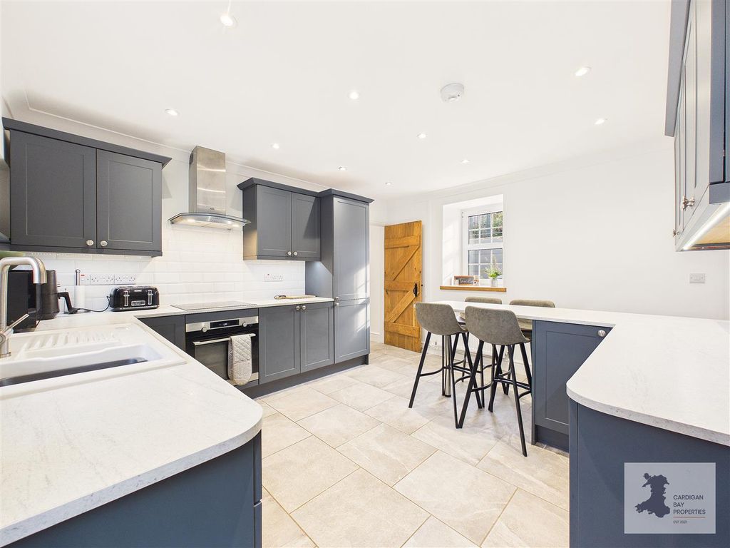 Property photo 3 of 42 Kitchen