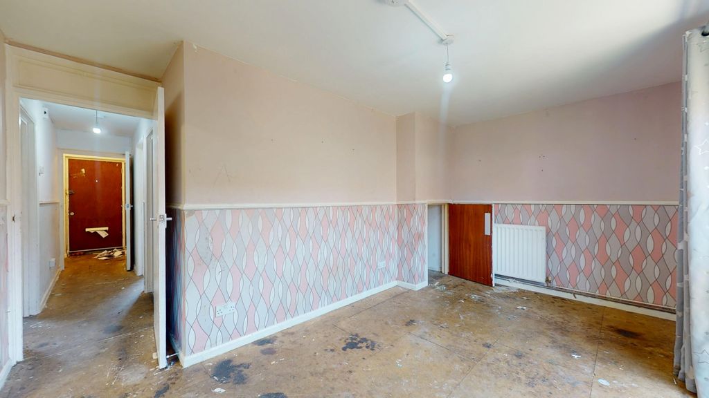 Property photo 3 of 18 26 Essex Road, Willesden, London, Nw10 9Pd