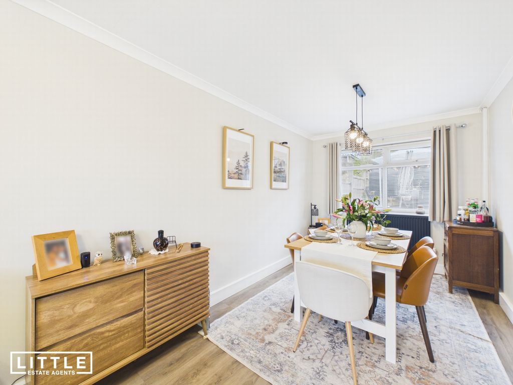 Property photo 3 of 27 Photo 11