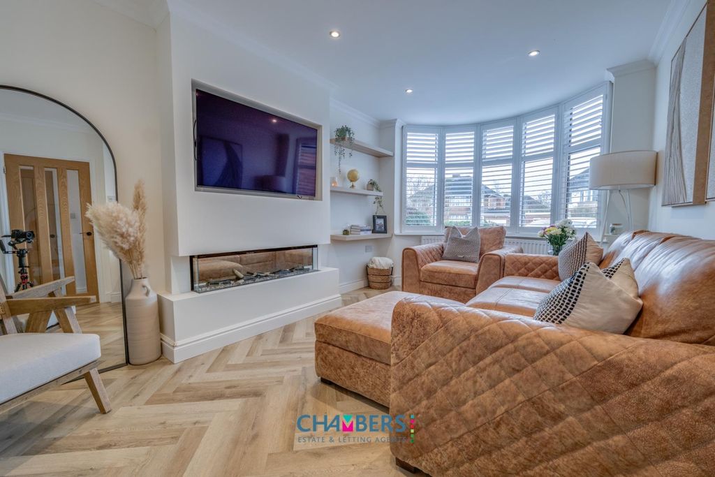 Property photo 3 of 59 Lounge