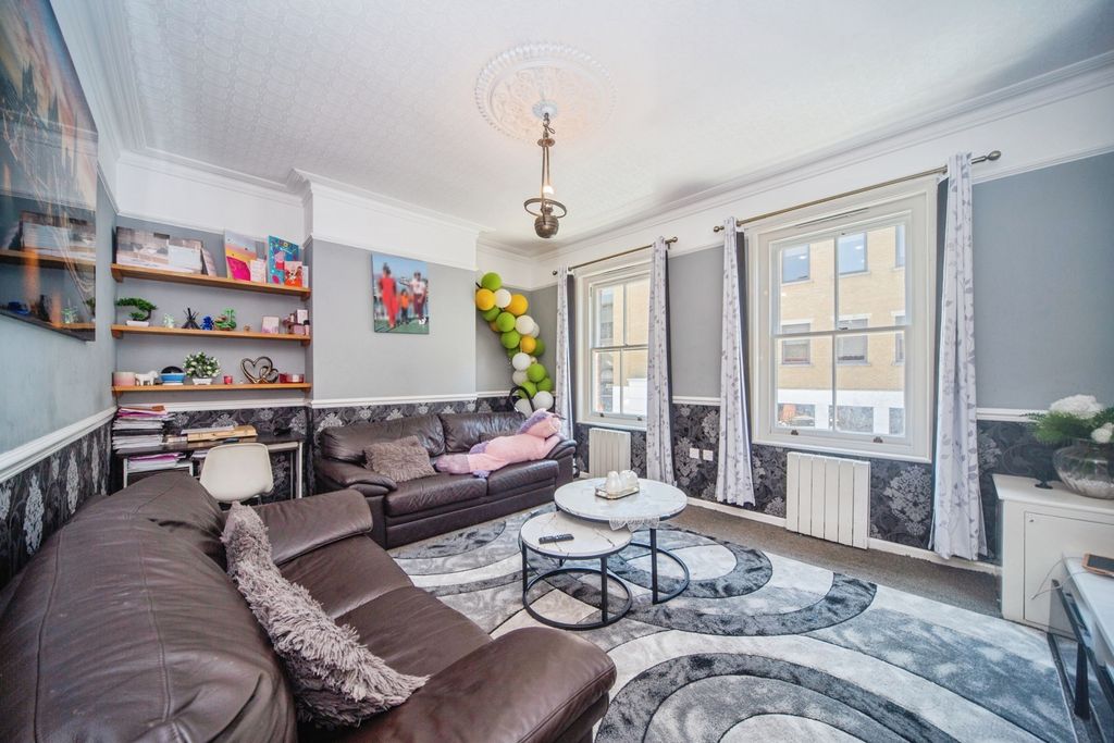 Property photo 3 of 11 Pbox-Img.Jpg