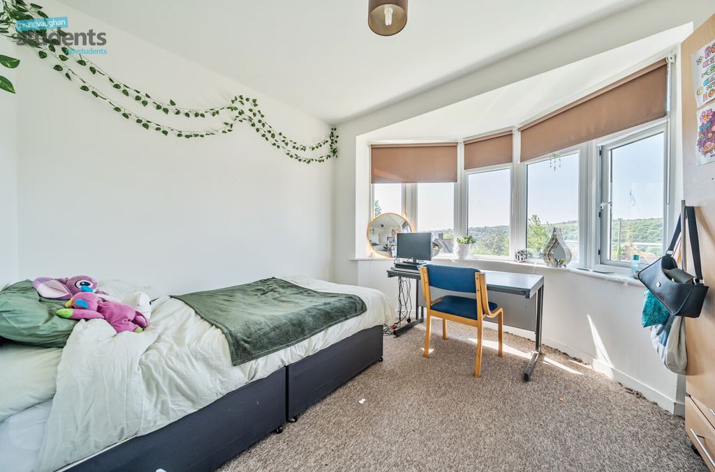 Property photo 2 of 12 9d7Aef34-A022-4A5...