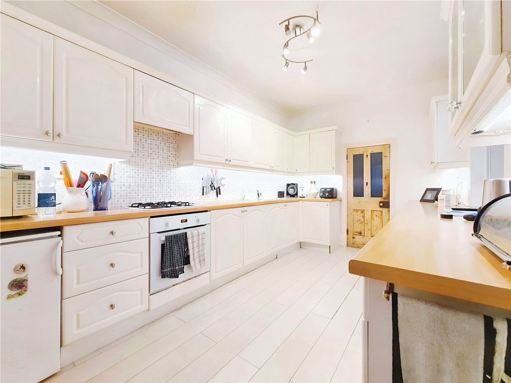 Property photo 2 of 10 Picture No. 18