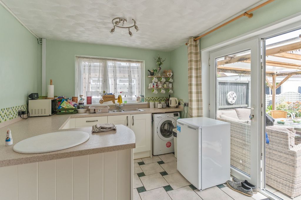 Property photo 2 of 24