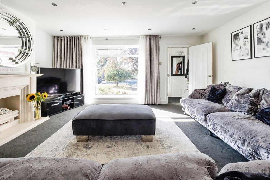Property photo 2 of 18 Pbox-Img.Jpg