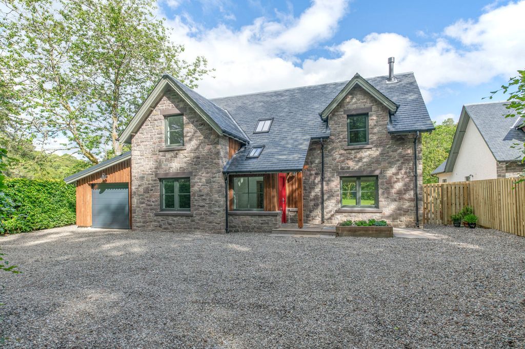 Property photo 1 of 38