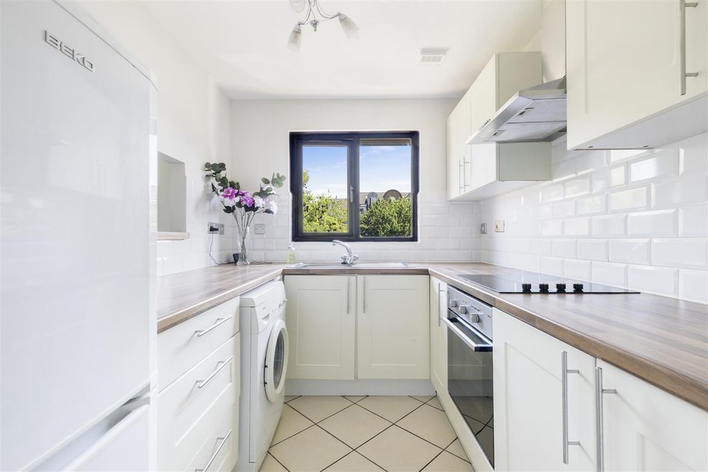Property photo 2 of 29 Turnpike Lane 5 - (6).Jpg