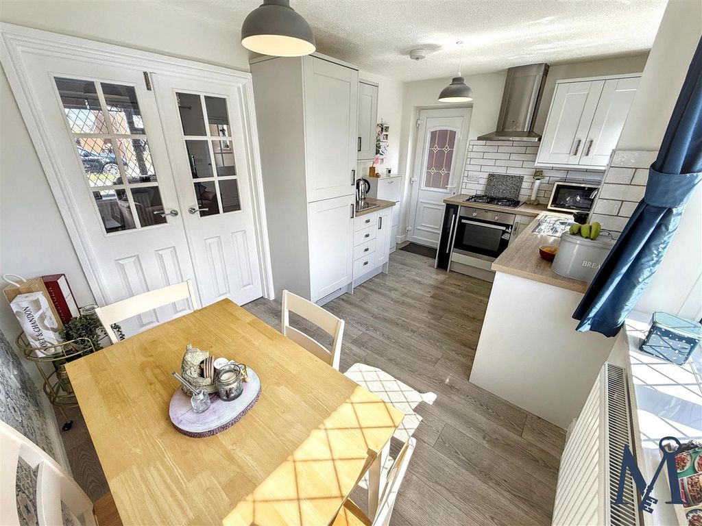 Property photo 3 of 19 Kitchen Diner