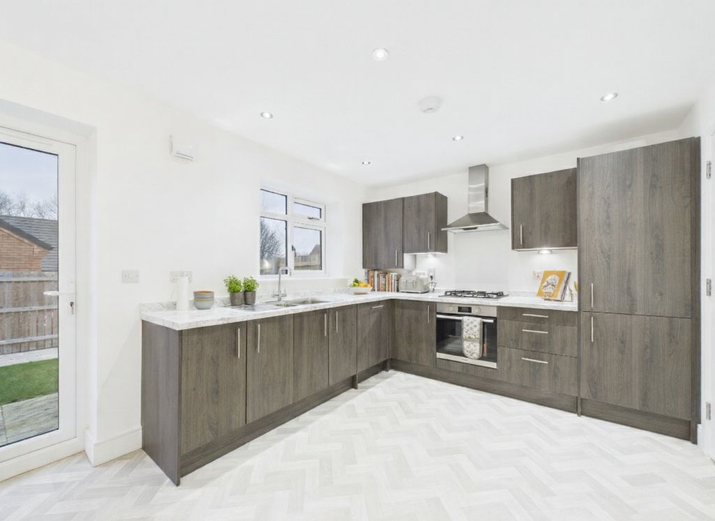 Property photo 3 of 11 3436557