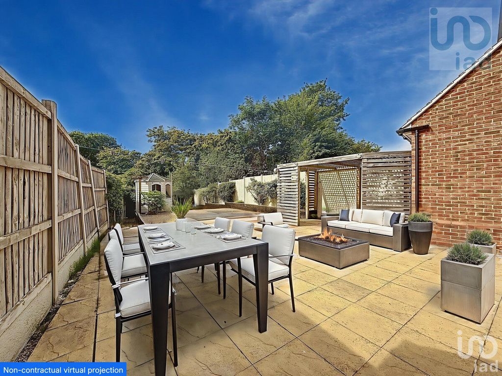 Property photo 3 of 22