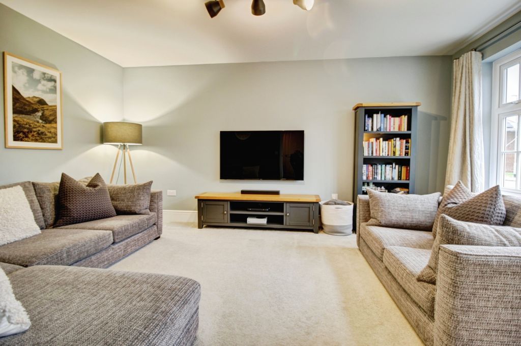 Property photo 3 of 28 A9841Bbd-10Pa12