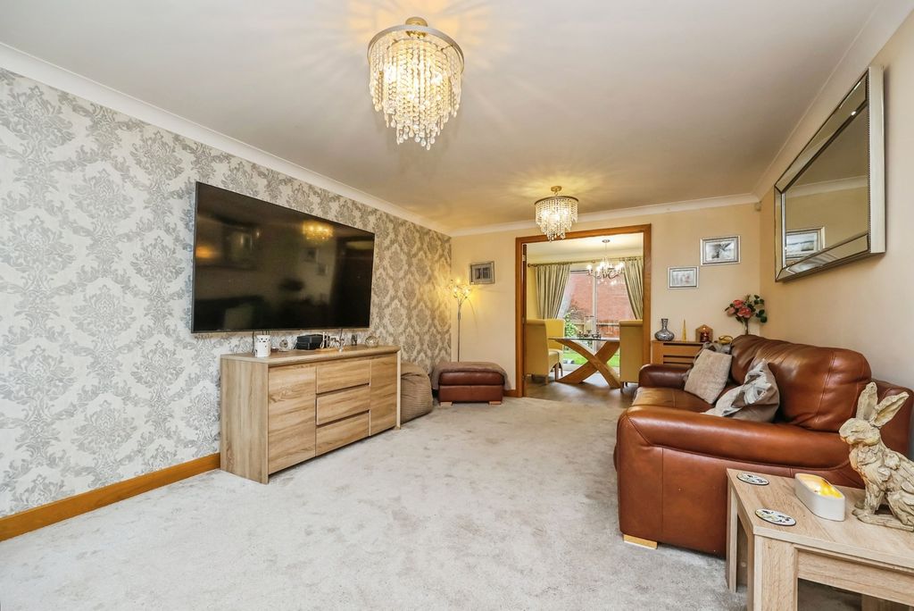 Property photo 2 of 19 Photo