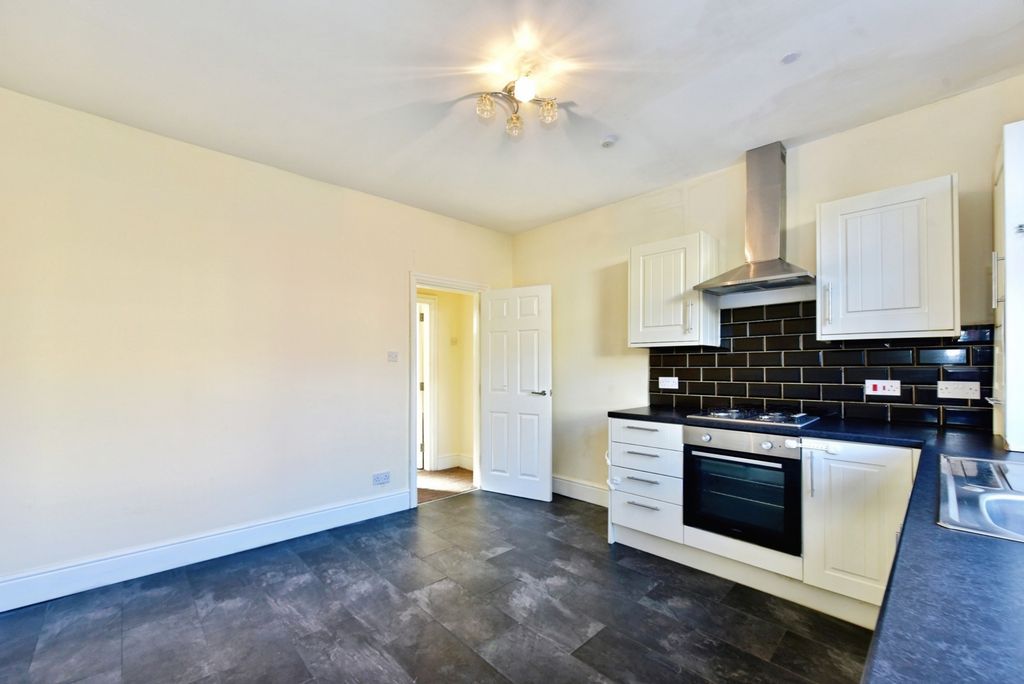 Property photo 2 of 19 Pbox-Img.Jpg