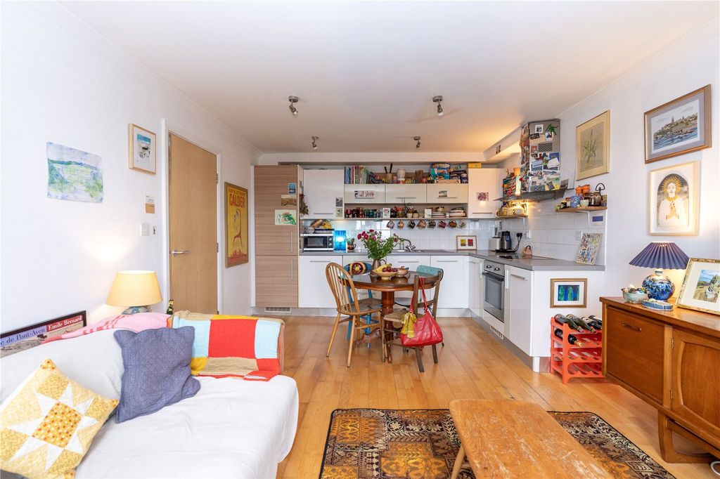 Property photo 3 of 19 Picture No. 05