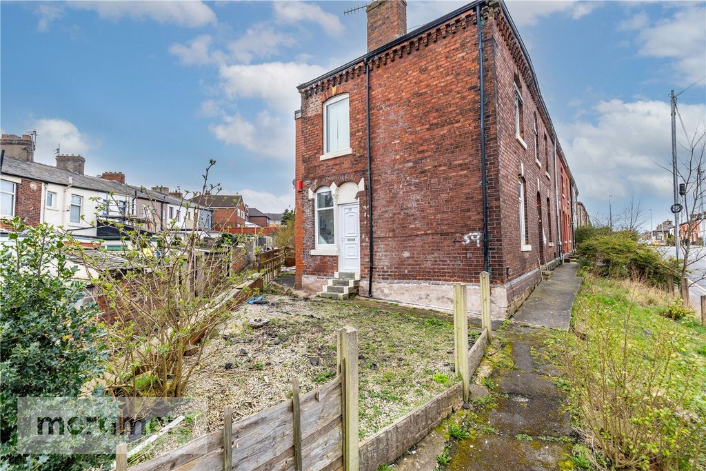 Property photo 1 of 10 Front External