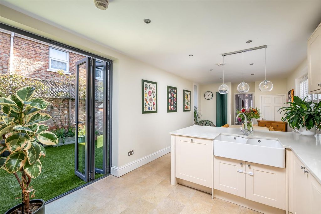 Additional image 6 of 5 bed semi-detached house for saleCastle Road, Bedford MK40