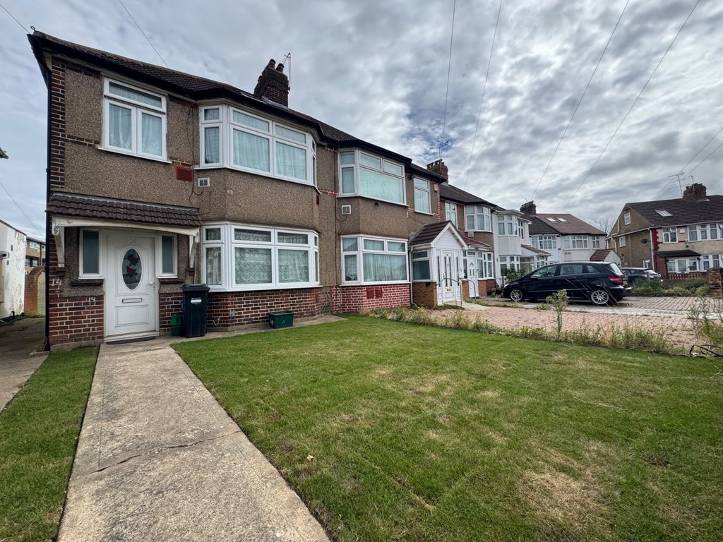 Property photo 1 of 9 Haslemere Avenue, Hounslow, Tw5 9Ut