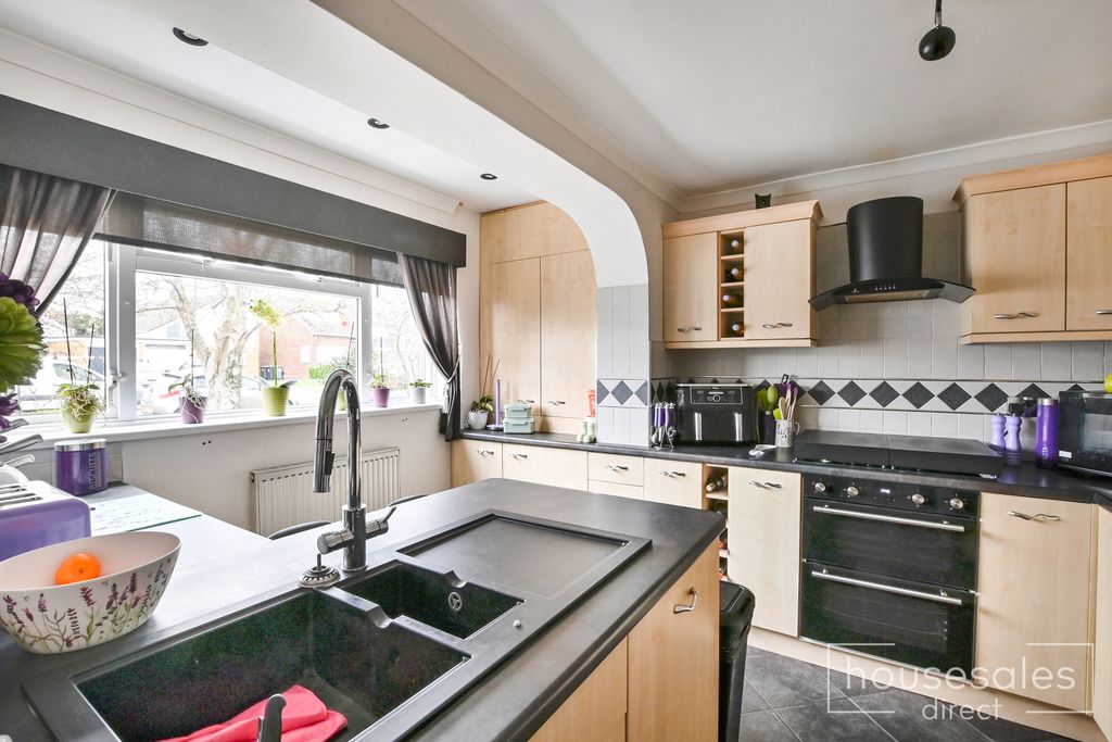 Property photo 2 of 13