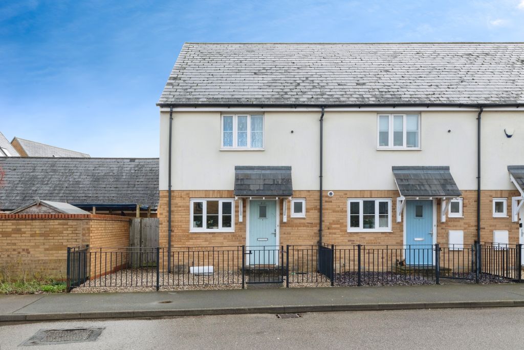 Property photo 3 of 20 Front Garden