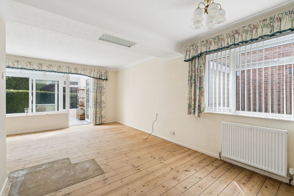 Property photo 2 of 31