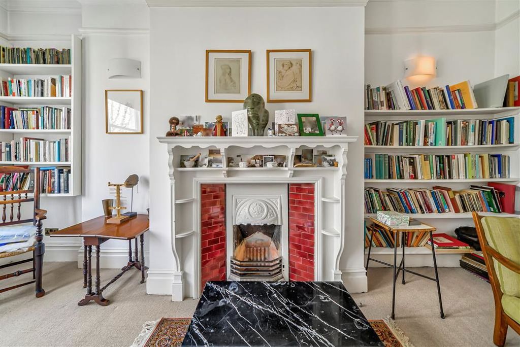 Property photo 2 of 8