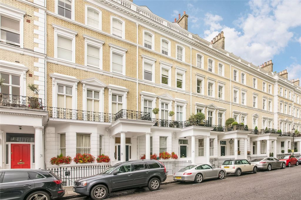 Property photo 3 of 13 Exterior